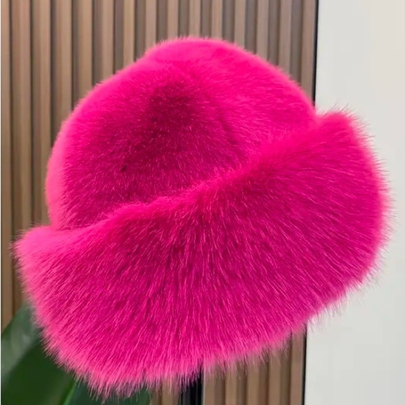 Hot Pink Cozy, Thick, Insulated, & Warm Faux Fur Winter Hat, NIP